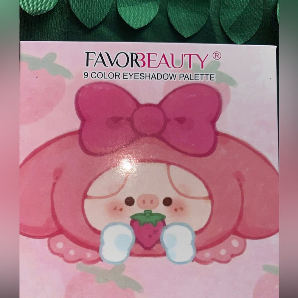 hello kitty mini eyeshadow palettes
